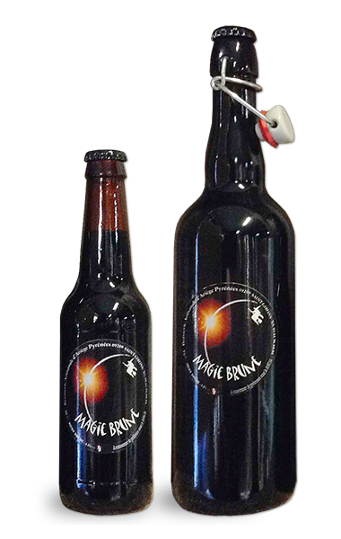 Bouteilles de 33cl et 75 cl de la bière magie brune de La Brouche
